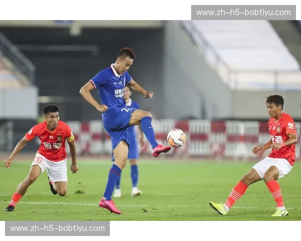 豪门恩怨与巅峰荣耀：恒大VS申花，一场永不落幕的红蓝史诗